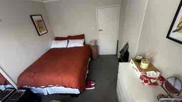 FLATMATE WANTED
