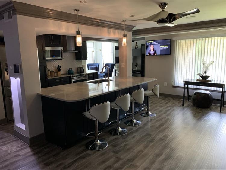 Fully Furnished Rooms Available