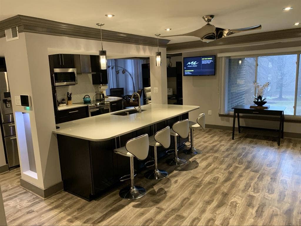 Fully Furnished Rooms Available