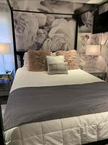 Fully Furnished Rooms Available