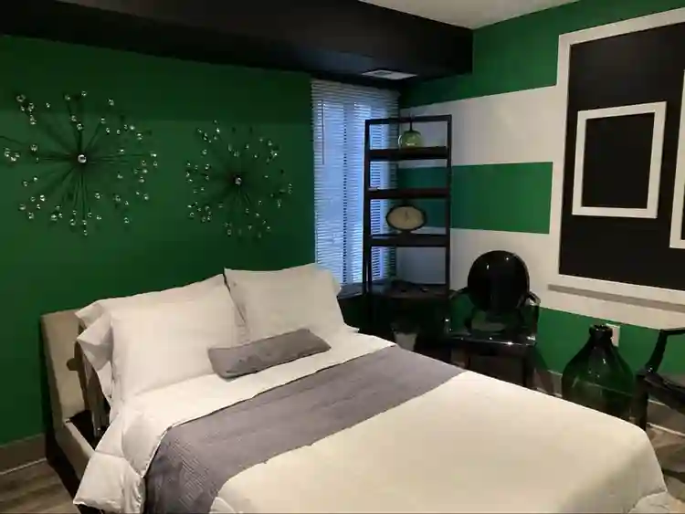 Fully Furnished Rooms Available