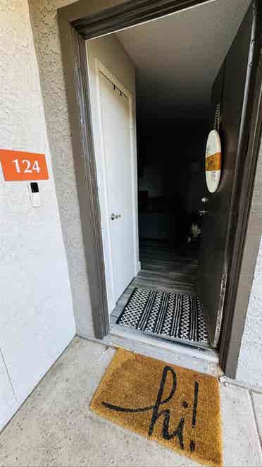 Master bedroom room to rent
