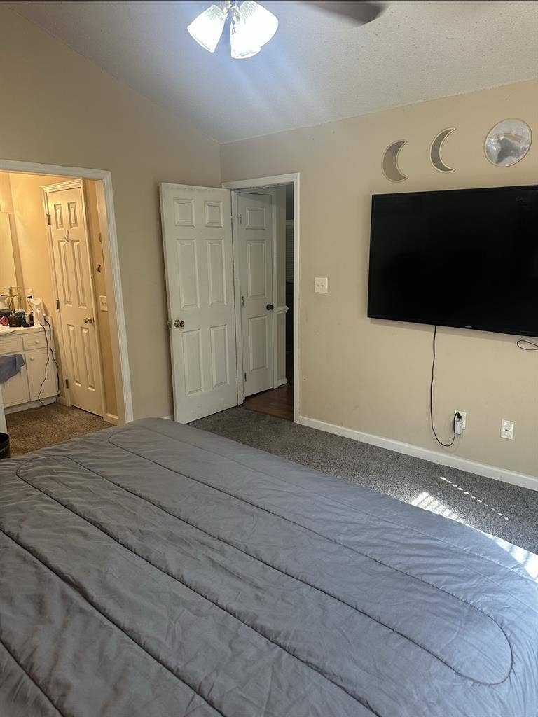 Master room for rent