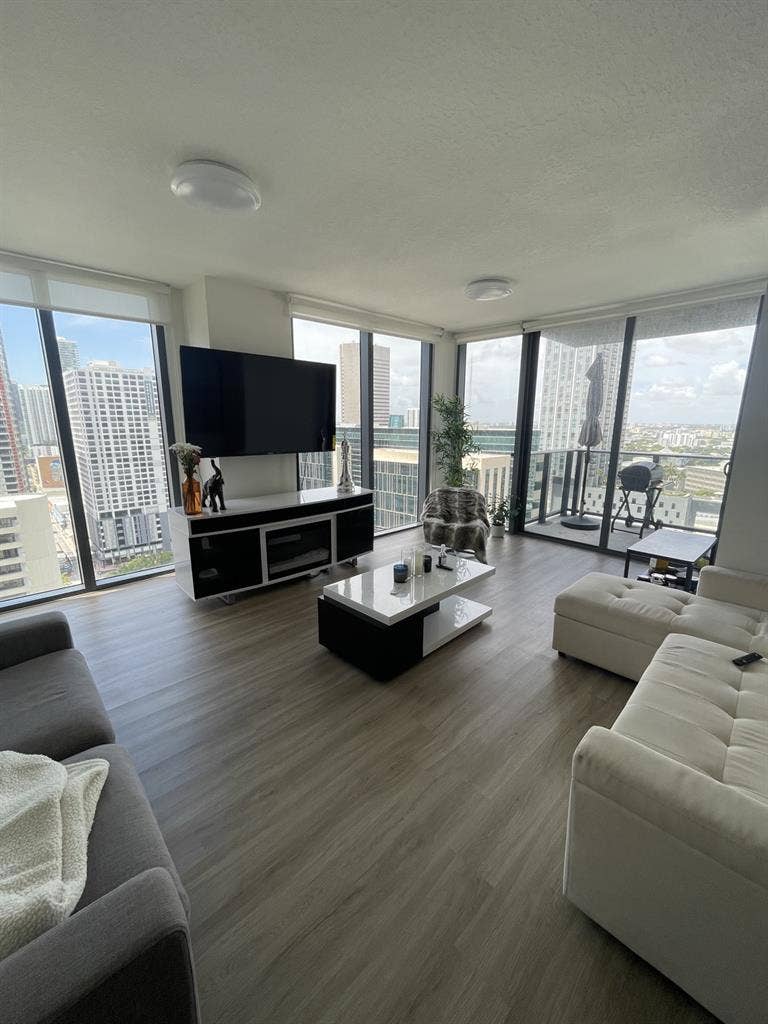 Private Bed and Bath - Downtown