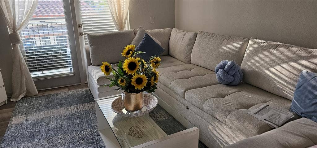 Friendly & Clean Roommate in WPB