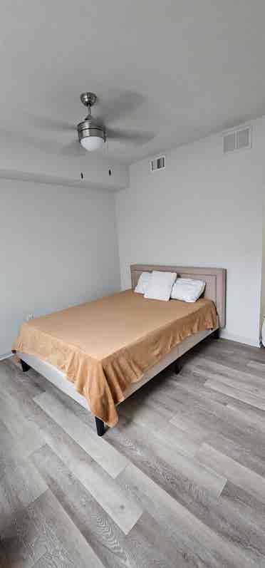 Friendly & Clean Roommate in WPB