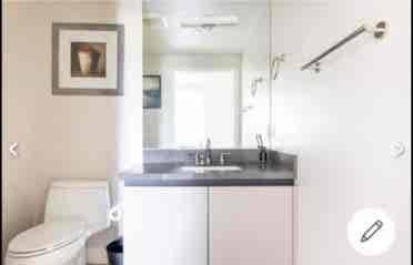 2 Private Rooms in Ktown !!!
