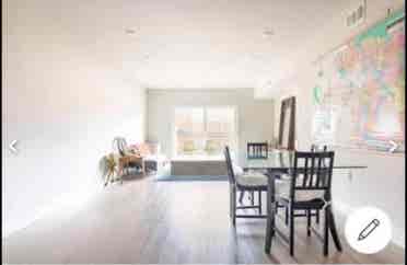 2 Private Rooms in Ktown !!!