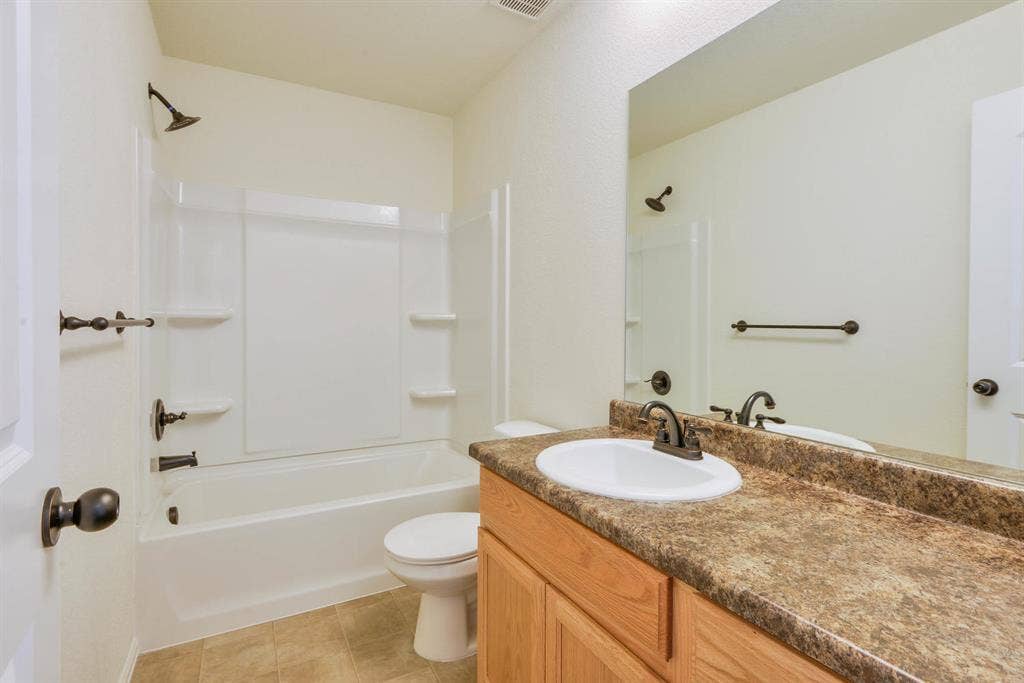 Private Room For Rent-West Greeley