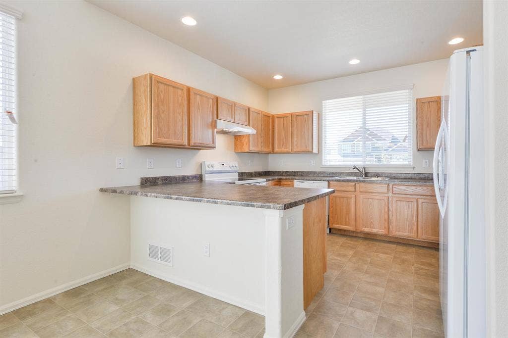 Private Room For Rent-West Greeley