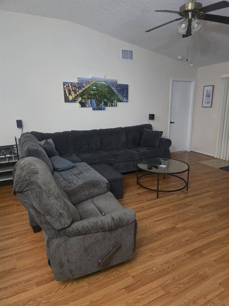 Rooms For rent in Riverview