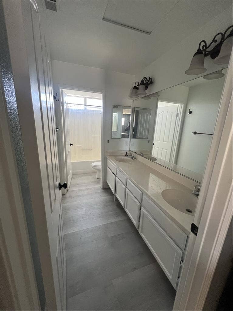 Bedroom for rent in beautiful home