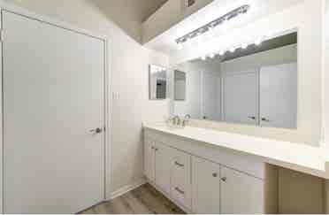 Modern BA Condo, PrimeLocation