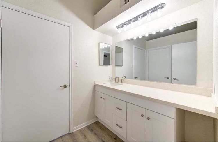 Modern BA Condo, PrimeLocation