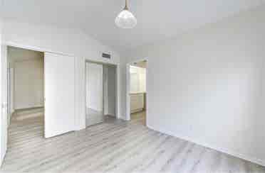 Modern BA Condo, PrimeLocation