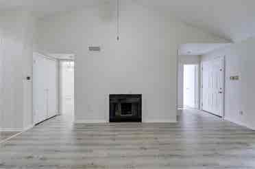 Modern BA Condo, PrimeLocation