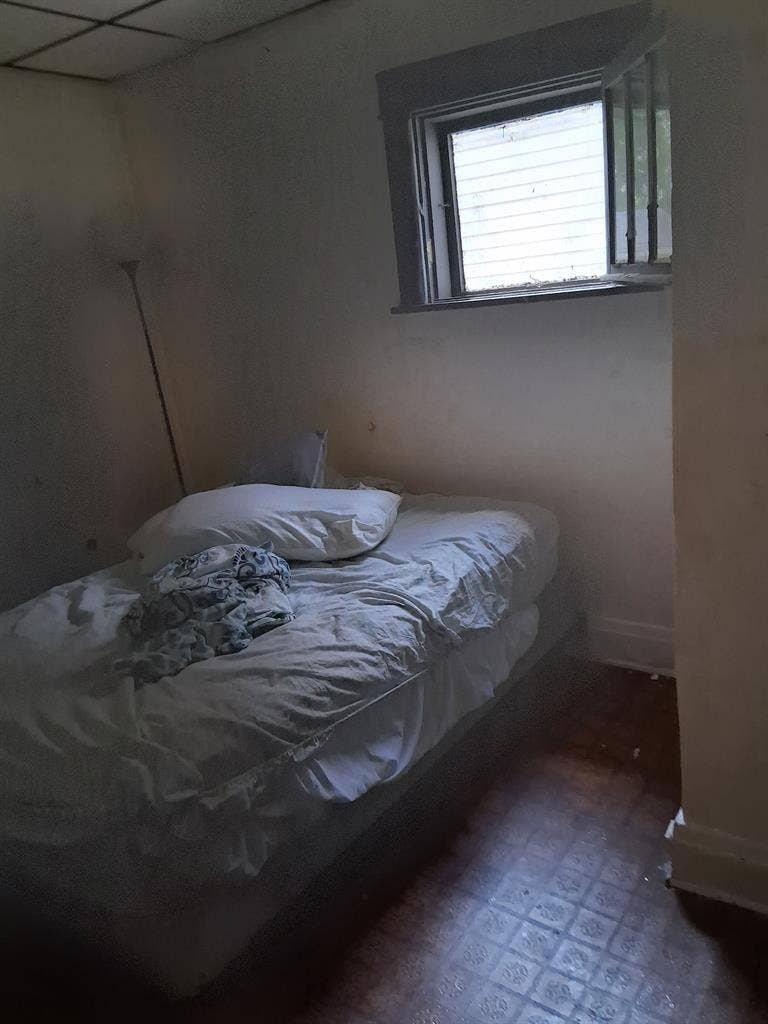 Large room for rent