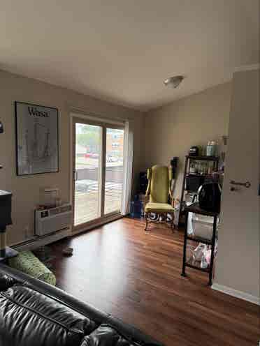 Looking for a roommate