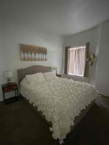 MASTER BEDROOM FOR RENT