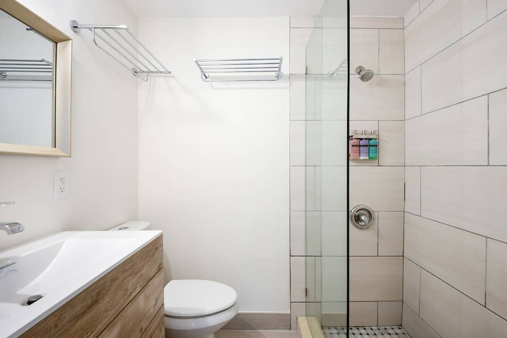 On Beach-3rd/Ocean - Oceanview 1br