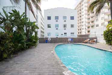 On Beach-3rd/Ocean - Oceanview 1br