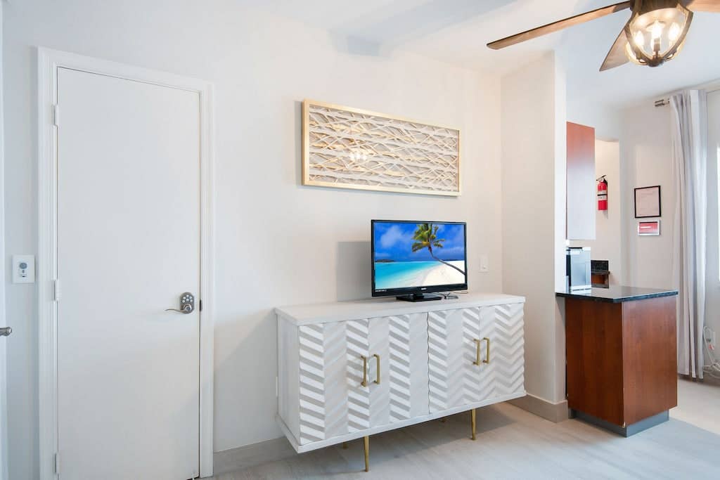 On Beach-3rd/Ocean - Oceanview 1br