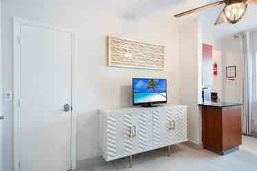 On Beach-3rd/Ocean - Oceanview 1br
