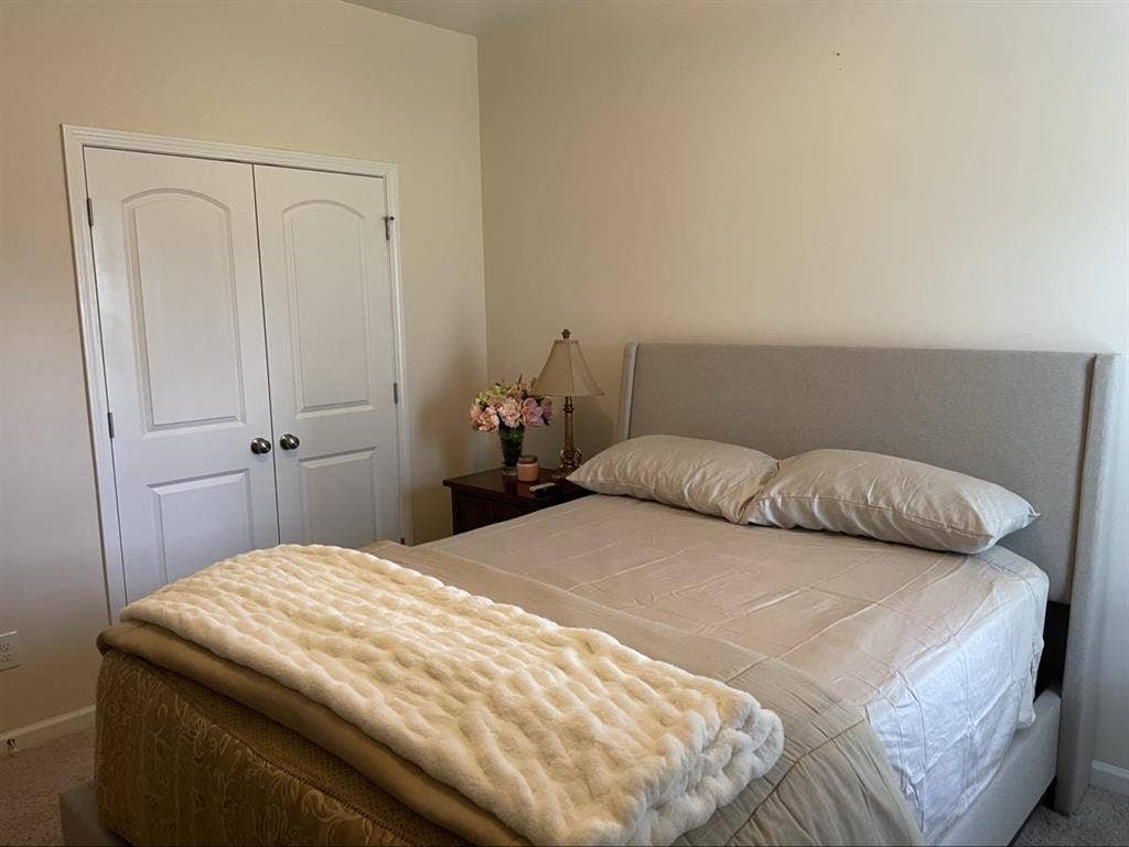 Room for rent $/monthhs