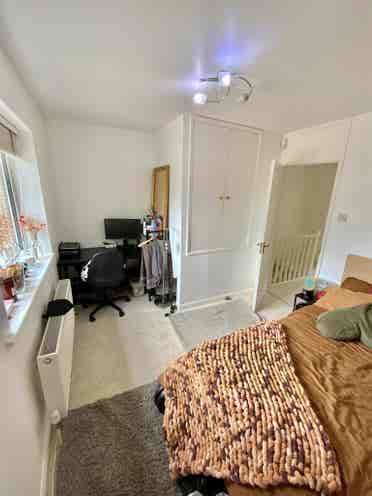 Double Room in Park Royal NW