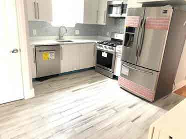 All-Female Apartment & central A/C