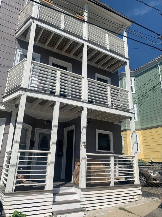 All-Female Apartment & central A/C