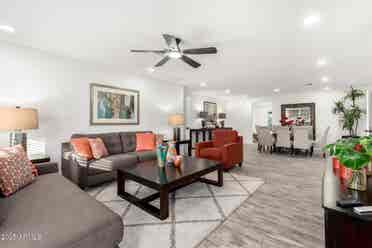 Room in Newly remodeled Tempe House