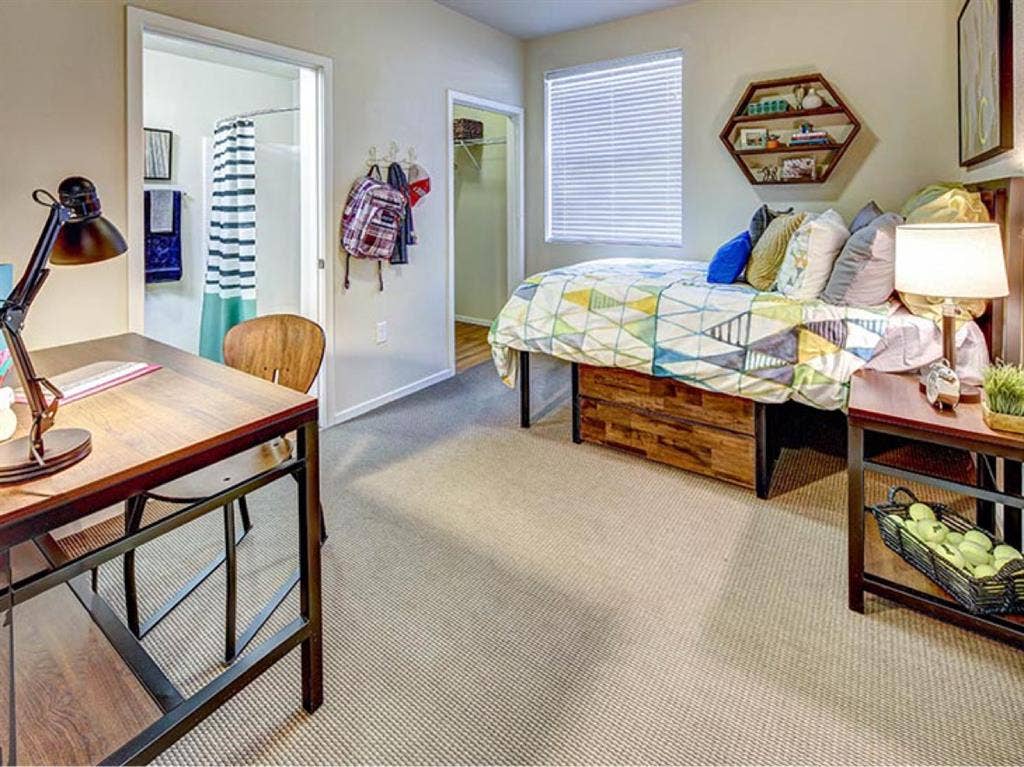LOBO VILLAGE LEASE!