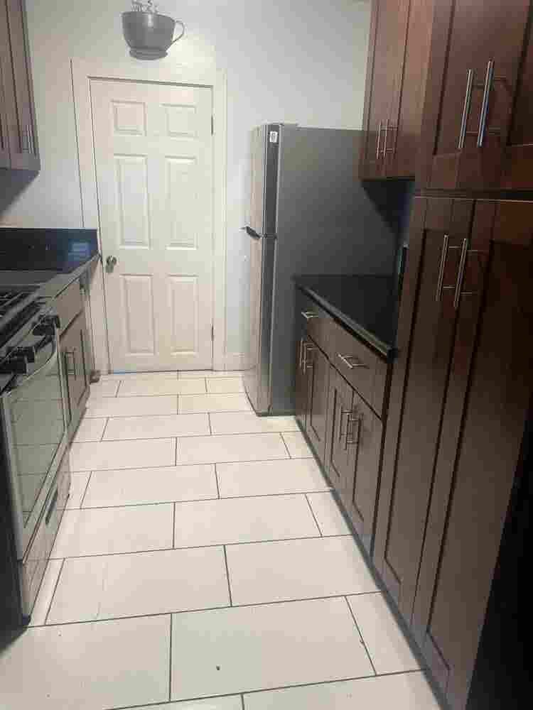 Looking for roommates