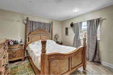 Semi-Studio room available in Boca
