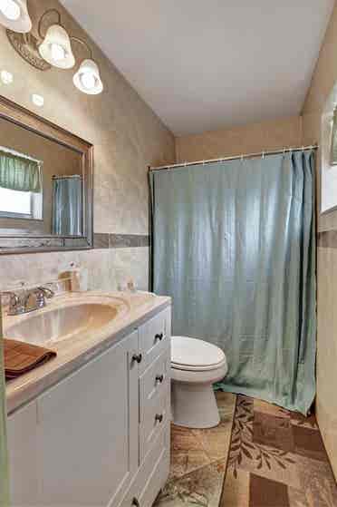 Semi-Studio room available in Boca