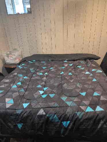 Room share available