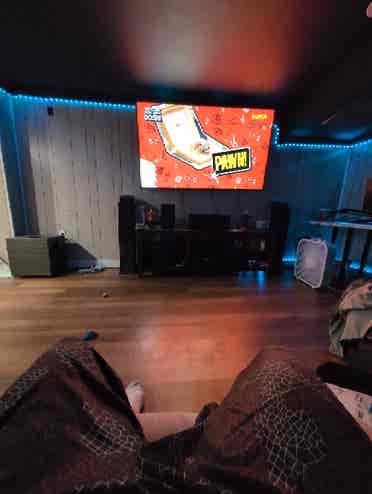 Room share available