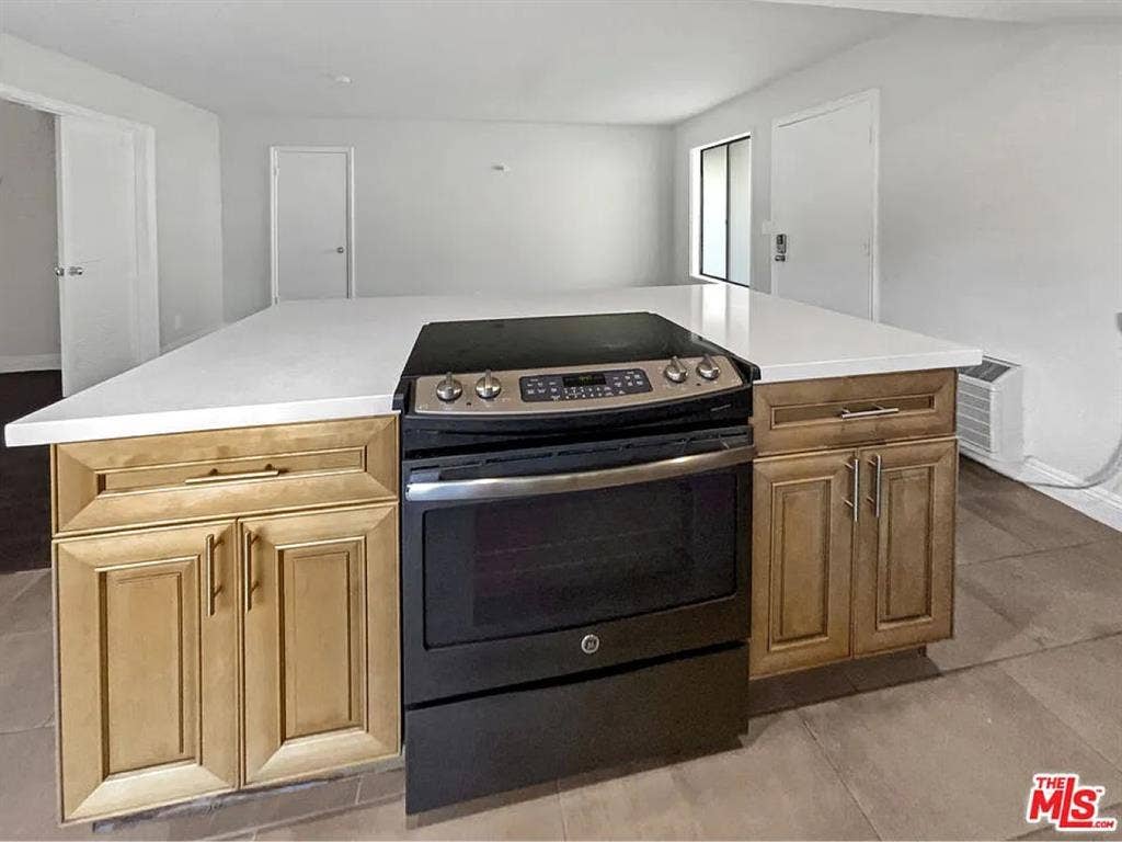 A LOVELY BUILT SPACIOUS HOUSE