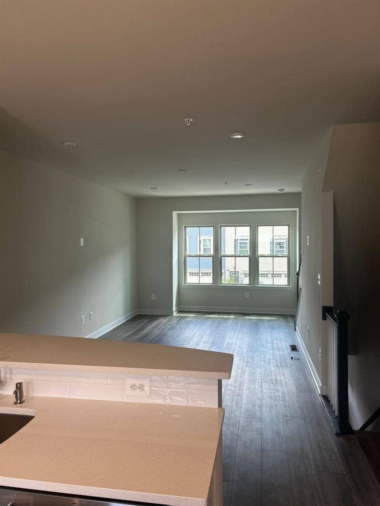 Large Bed Room Private Bath