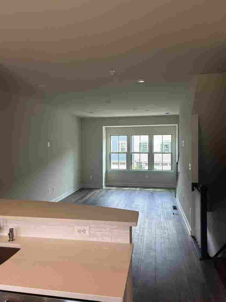 Large Bed Room Private Bath