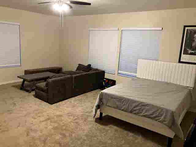 Huge room for rent