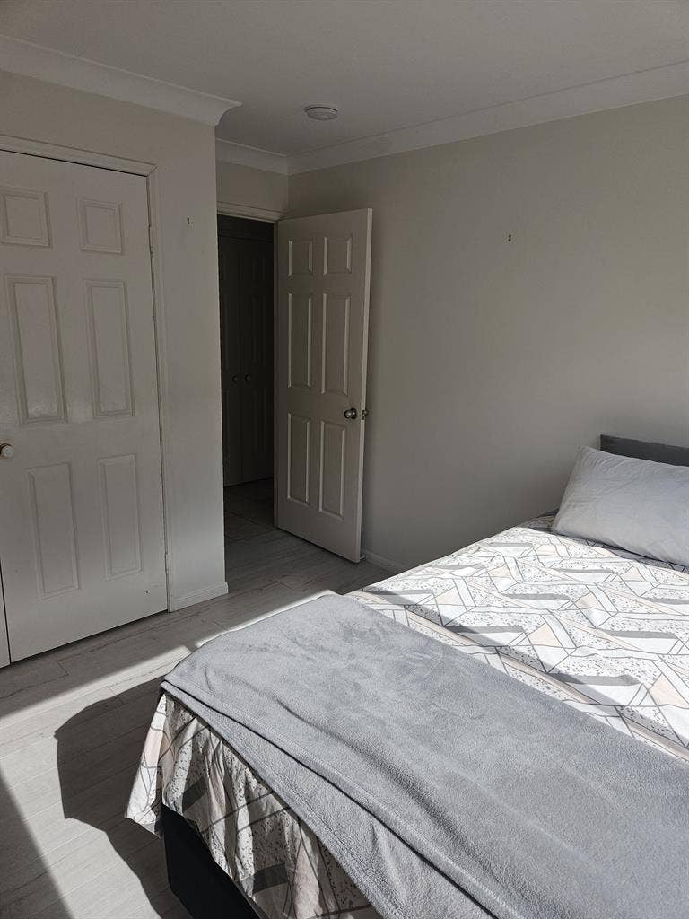 Peaceful, warm room for rent