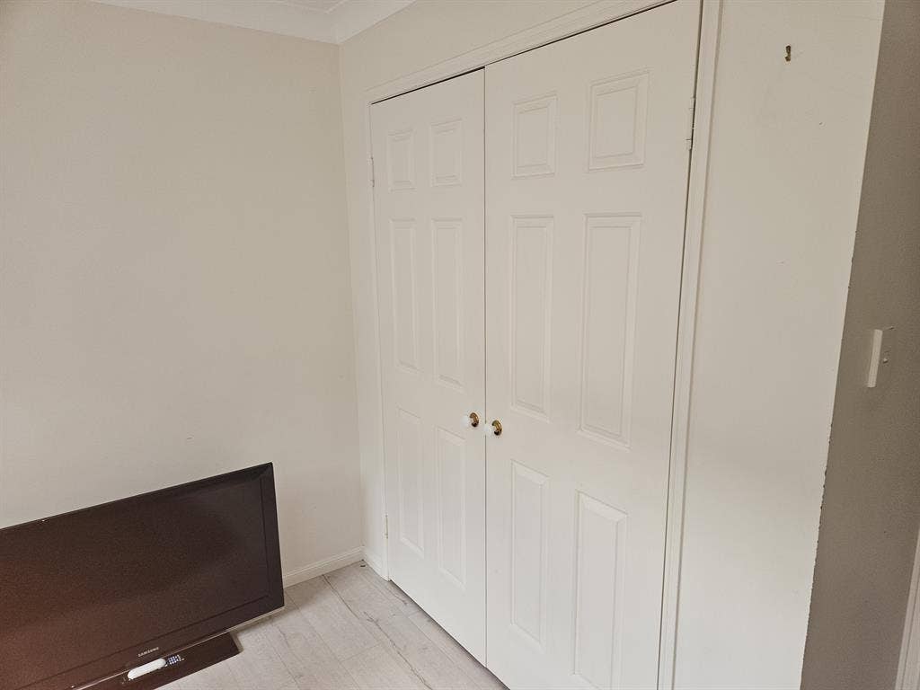 Peaceful, warm room for rent