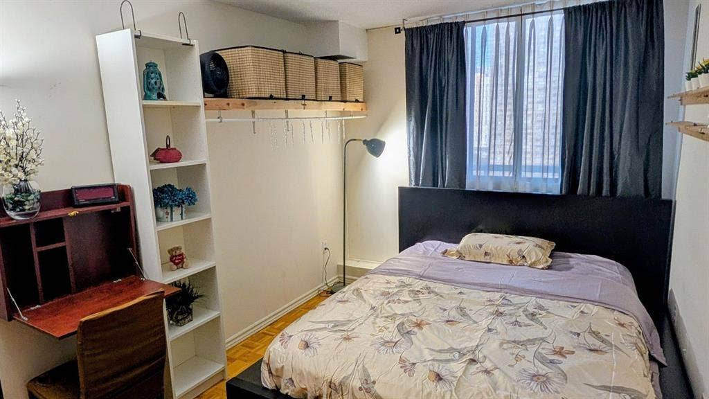 Furnished Room (College Subway)