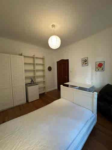 Room Share  -Female Non-Smoker