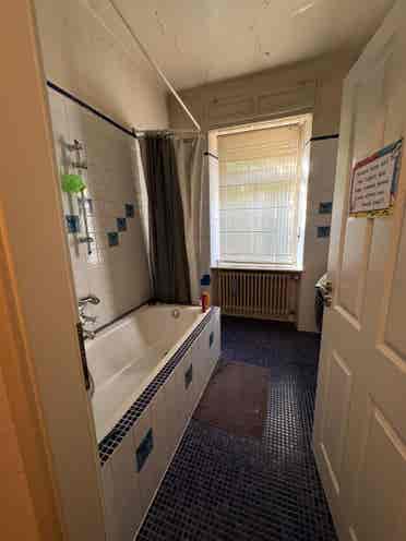 Room Share  -Female Non-Smoker