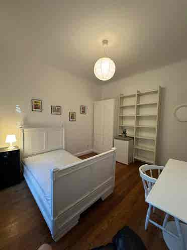 Room Share  -Female Non-Smoker