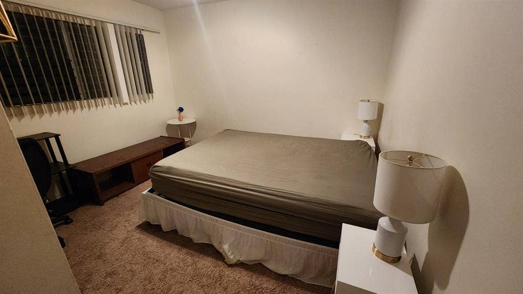 female roommate needed SantaMonica