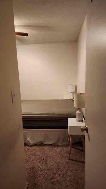 female roommate needed SantaMonica
